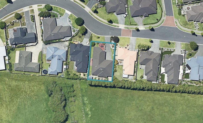 14 Edwin Grove, Bethlehem, Tauranga - Carousel 1