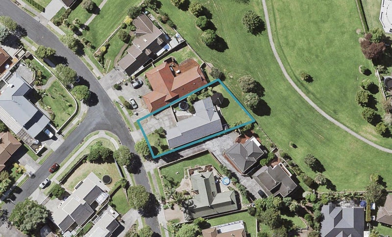 22 Leicester Parade, Somerville, Manukau - Carousel 1