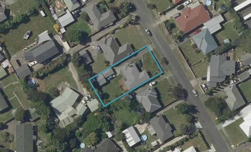 18 Richmond Avenue, Takaro, Palmerston North - Carousel 1