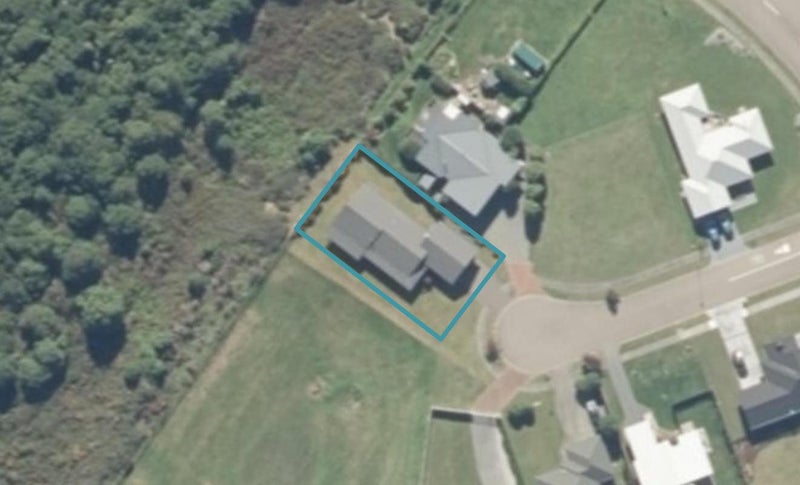 8 Grand Vista Lane, Kinloch, Taupō - Carousel 1