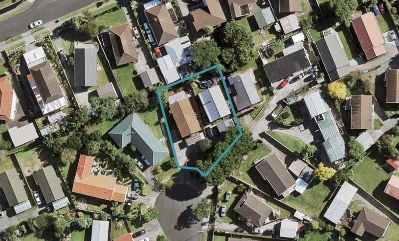 2/8 Barcroft Place, Clendon Park, Auckland - Carousel 1