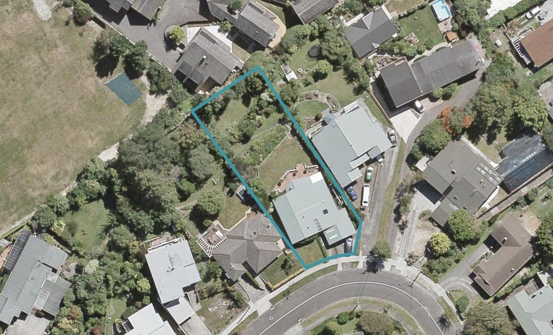 28 Dowling Grove, Silverstream, Upper Hutt - Carousel 1