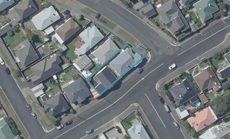 1 Hargest Crescent, Saint Kilda, Dunedin - Carousel 1