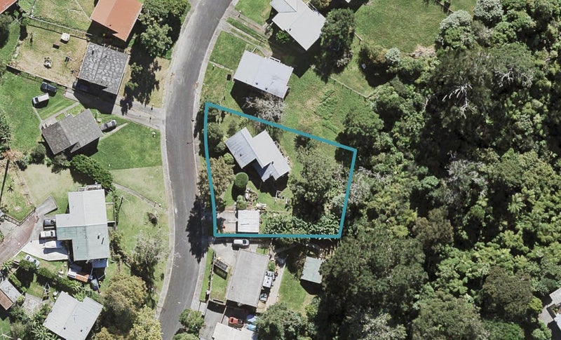 19 Lysander Crescent, Beach Haven, Auckland - Carousel 1