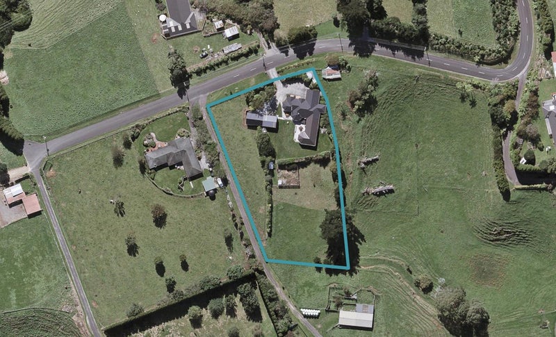 11 Eva Road, Ridgewood, New Plymouth - Carousel 1