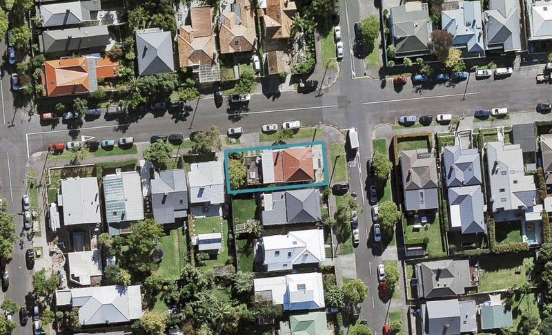 15 Millais Street, Grey Lynn, Auckland - Carousel 1