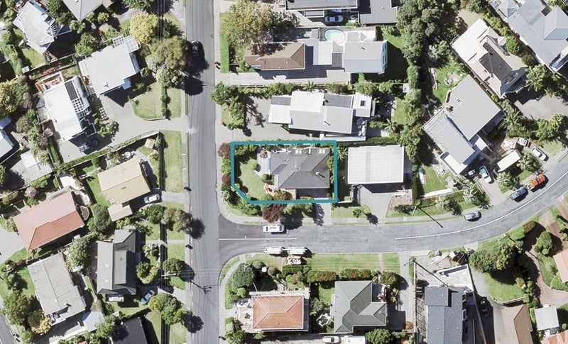 9A GULF VIEW Road, Murrays Bay, Auckland - Carousel 1
