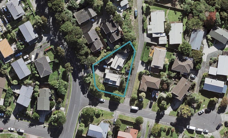 2/2 Valecrest Place, Bayview, Auckland - Carousel 1