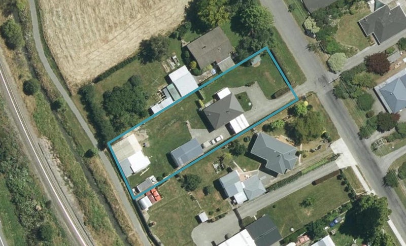 13 Vickerman Street, Grovetown, Blenheim - Carousel 1