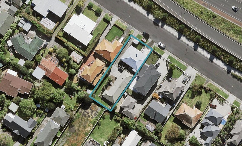 24A Melrose Road East, Hillsborough, Auckland - Carousel 1