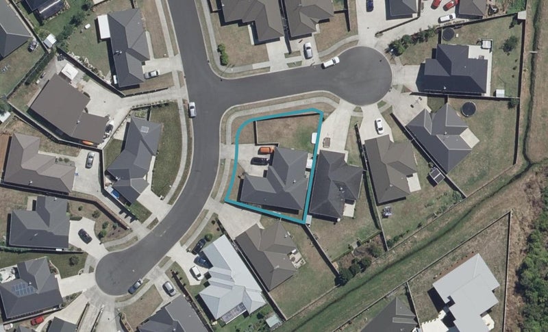 2 Beckham Close, Grandview Heights, Hamilton - Carousel 1