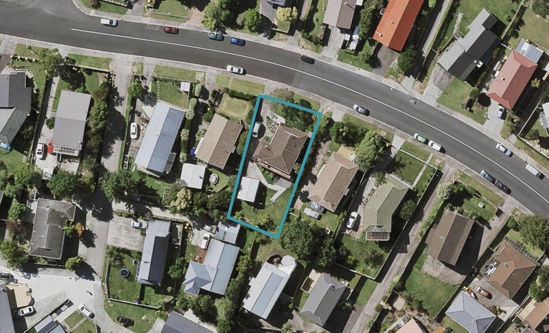 81 Athena Drive, Totara Vale, Auckland - Carousel 1