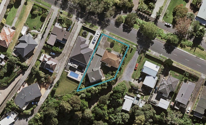 1/73 Exmouth Road, Northcote, Auckland - Carousel 1