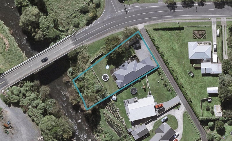 518 Manutahi Road, Lepperton, New Plymouth - Carousel 1