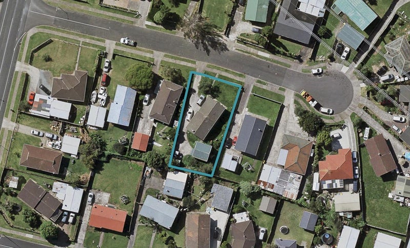 7 Serrano Place, Clover Park, Auckland - Carousel 1