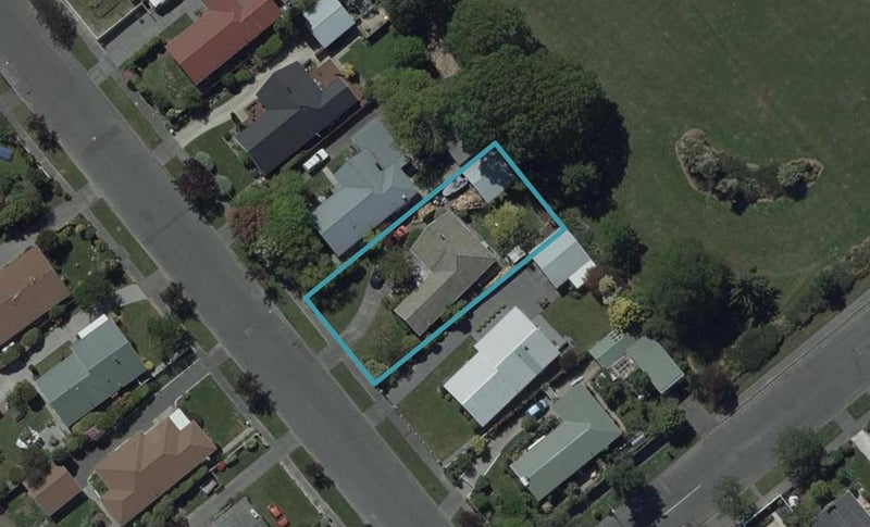 137 Warren Crescent, Hillmorton, Christchurch - Carousel 1