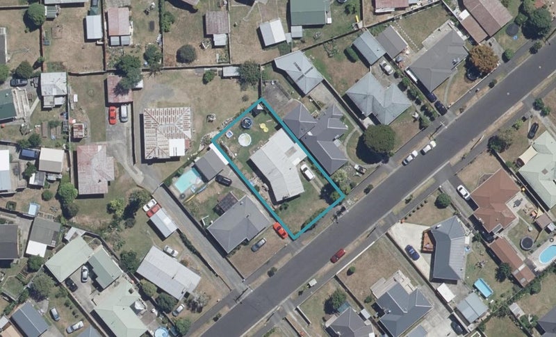 19 Mears Road, St Andrews, Hamilton - Carousel 1