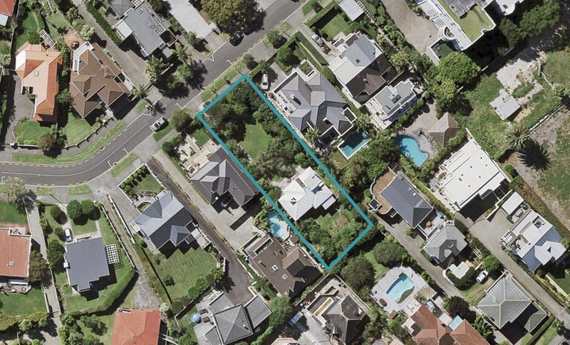 8 Rewiti Street, Orakei, Auckland - Carousel 1