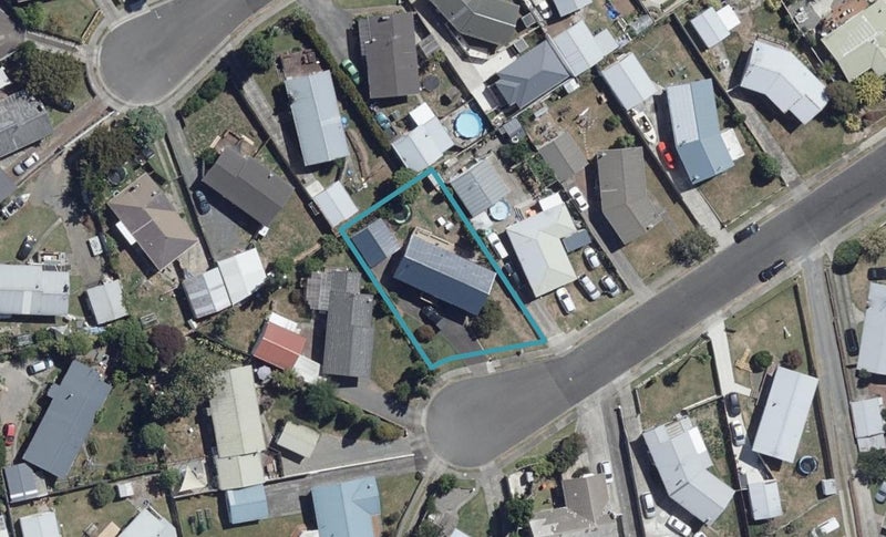 14 Pamela Place, Deanwell, Hamilton - Carousel 1