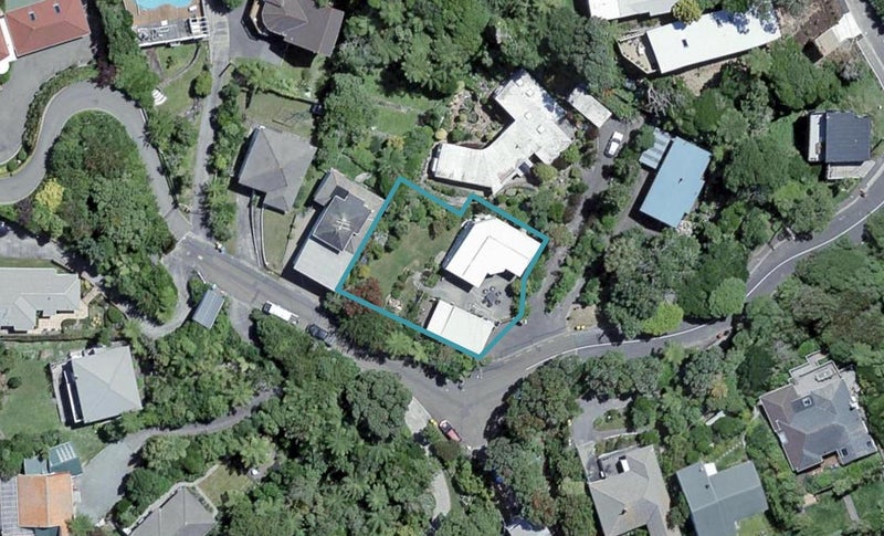 136 Donald Street, Karori, Wellington - Carousel 1