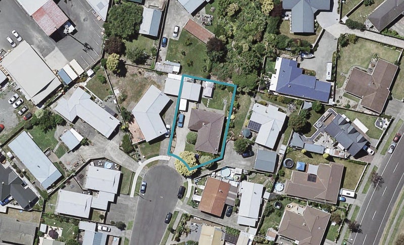10 Townshend Crescent, Greenmeadows, Napier - Carousel 1
