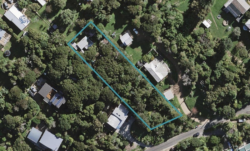 18 Makora Avenue, Oneroa, Waiheke Island - Carousel 1