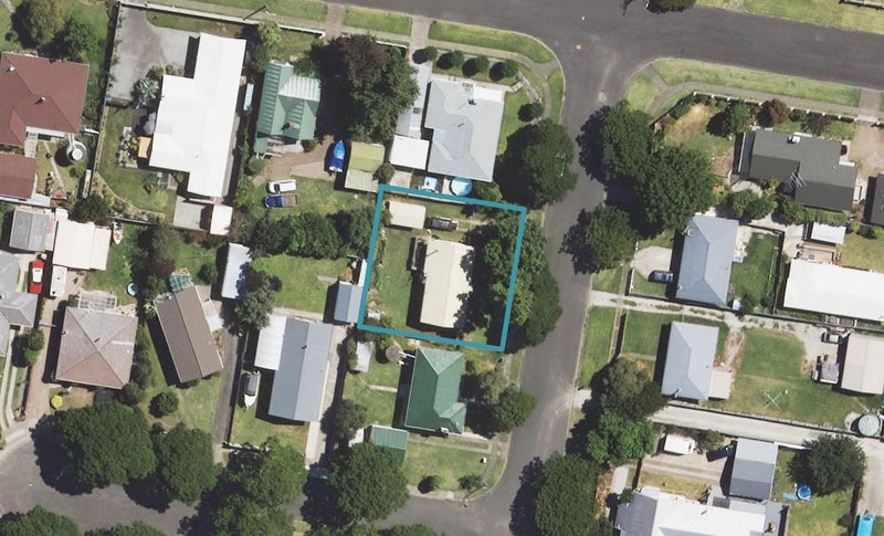 10 Ward Street, Riverdale, Gisborne - Carousel 1