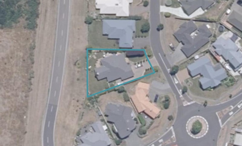 4 Carpentras Way, Nukuhau, Taupo - Carousel 1