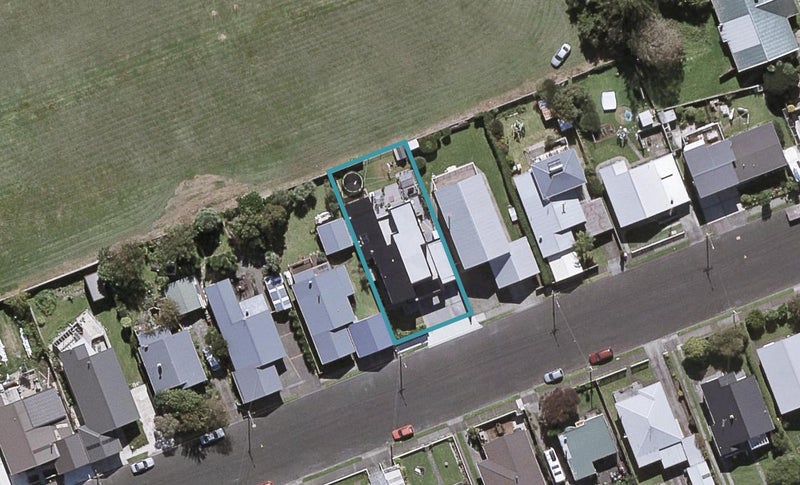 15 Princes Street, Fitzroy, New Plymouth - Carousel 1