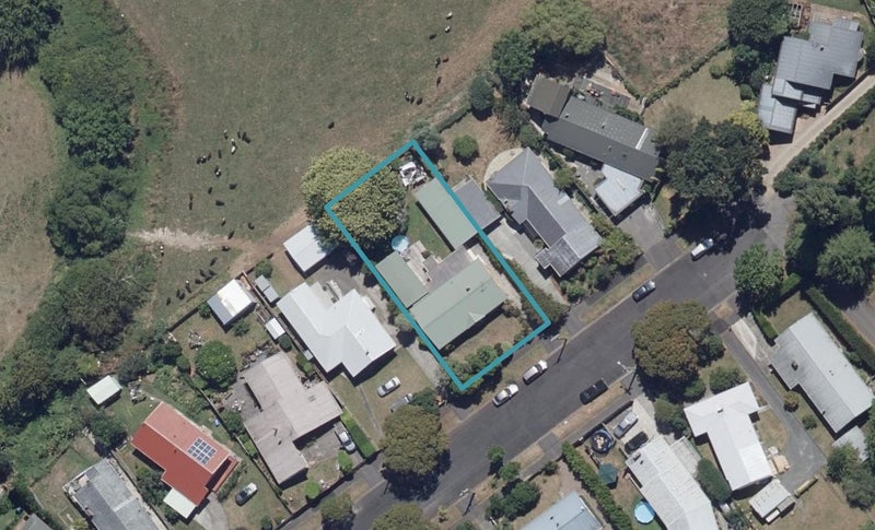 69 Nevada Road, Silverdale, Hamilton - Carousel 1
