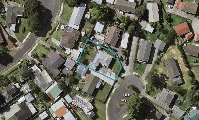 10 Ulay Place, Clover Park, Auckland - Carousel 1