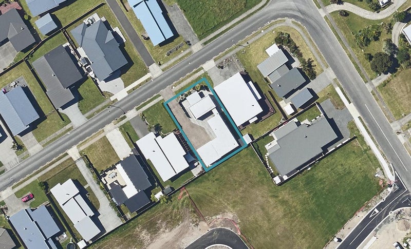 5 Surfers Avenue, Waihi Beach, Waihi Beach - Carousel 1