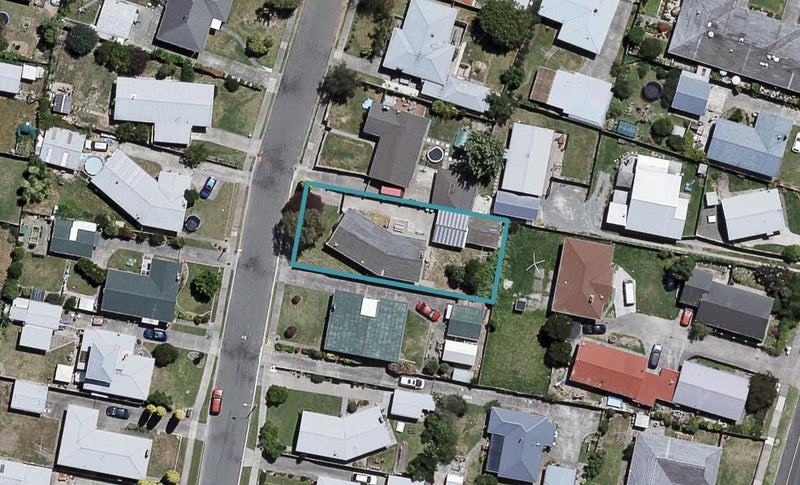 8 Foster Terrace, Onekawa, Napier - Carousel 1