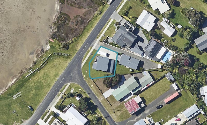 21 Pio Road, Bowentown, Waihi Beach - Carousel 1