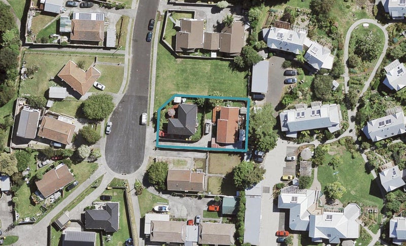 1/18 Edwin Freeman Place, Ranui, Auckland - Carousel 1