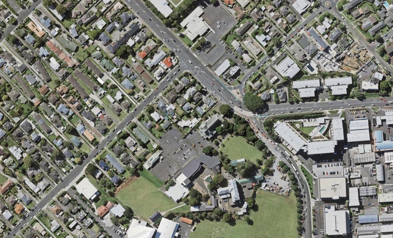 10 Taharoto Road, Takapuna, Auckland - Carousel 1