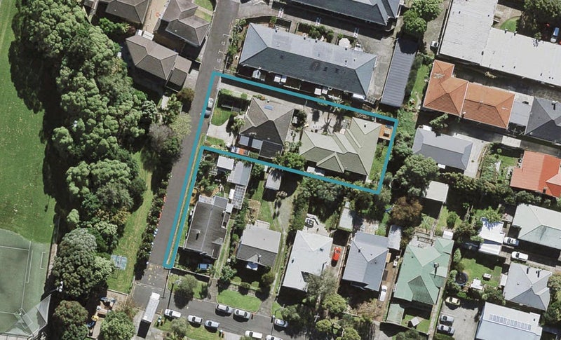 11 Watson Avenue, Sandringham, Auckland - Carousel 1