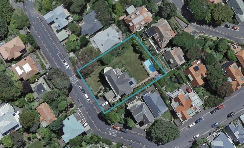 8 Kinross Street, Kelburn, Wellington - Carousel 1