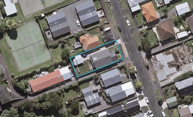 14 Chilman Street, Strandon, New Plymouth - Carousel 1