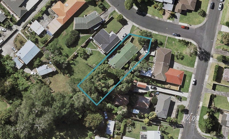2/31 Greenhill Crescent, Pakuranga, Auckland - Carousel 1