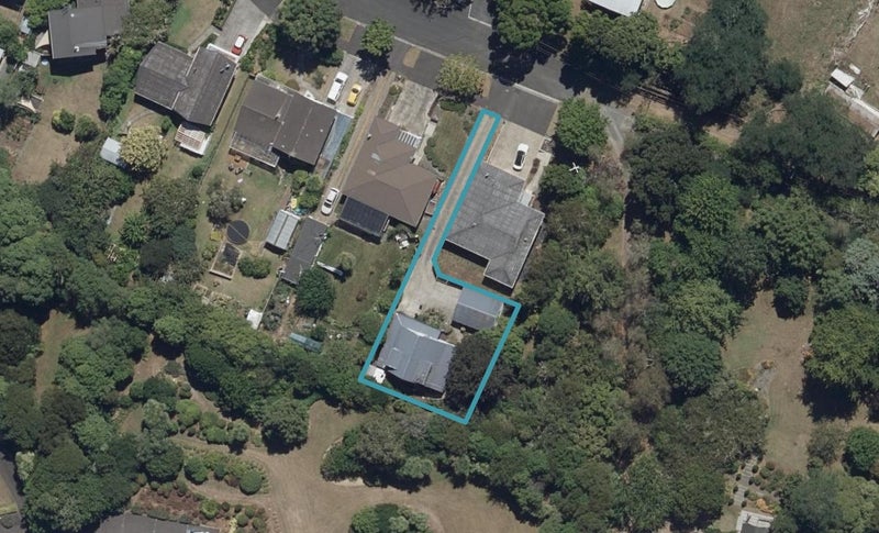 16C Acacia Crescent, Glenview, Hamilton - Carousel 1