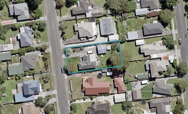 56 Golders Road, Elderslea, Upper Hutt - Carousel 1