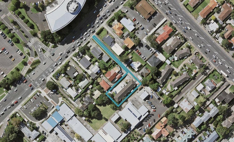 4/10 Northcote Road, Takapuna, Auckland - Carousel 1