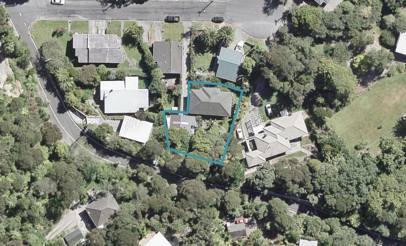 9 Crawford Grove, Naenae, Lower Hutt - Carousel 1