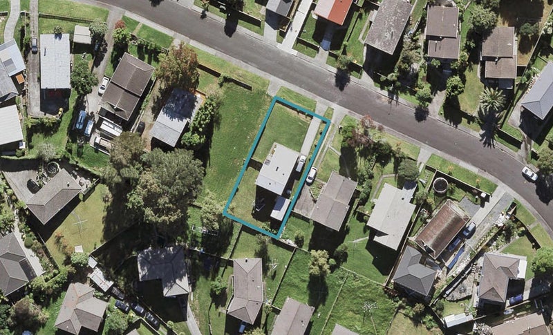 19 Glenbervie Crescent, Massey, Auckland - Carousel 1