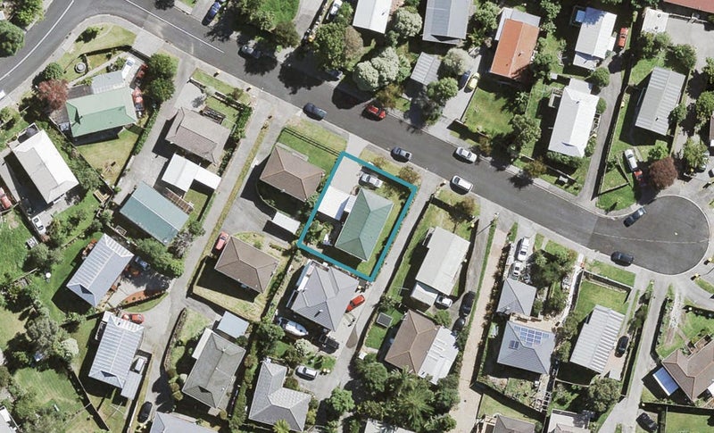 11 Danube Lane, Glen Eden, Auckland - Carousel 1