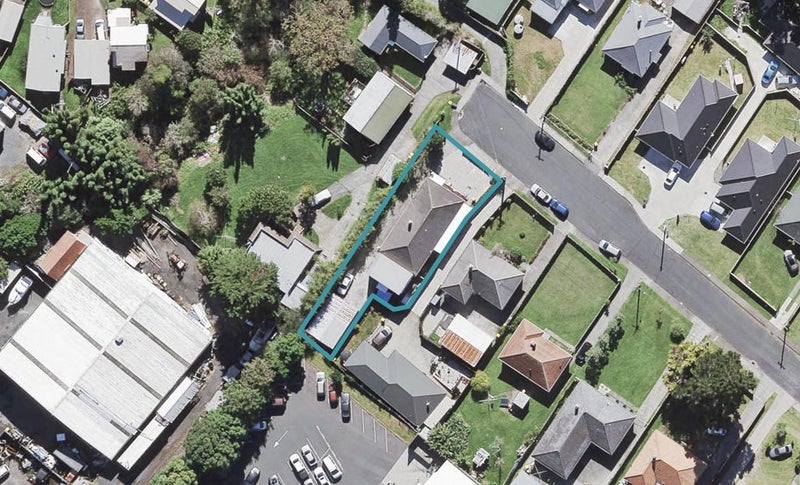 84 Kelman Road, Kelston, Auckland - Carousel 1