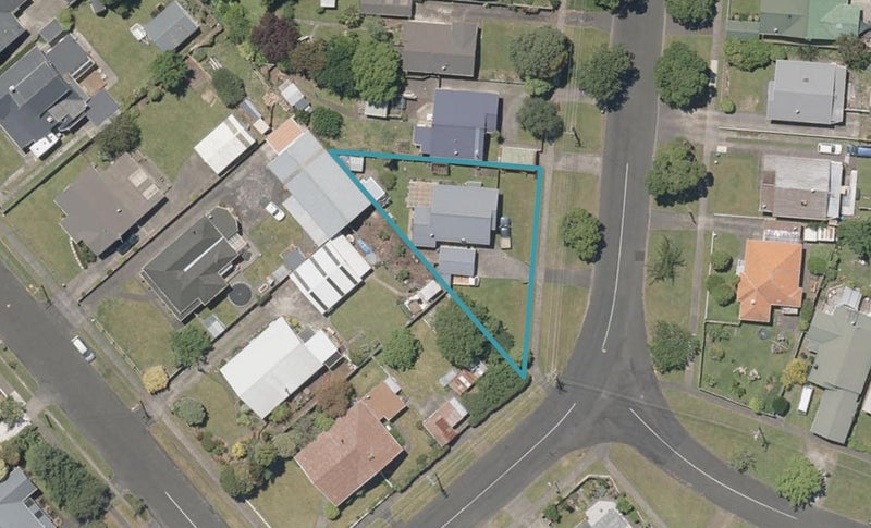1 Poutini Street, Whanganui East, Whanganui - Carousel 1