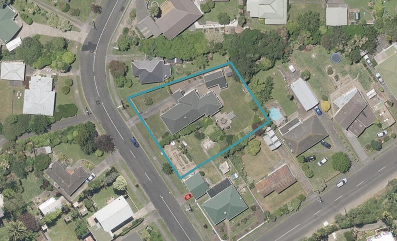 2 Raine Street, Whanganui East, Whanganui - Carousel 1