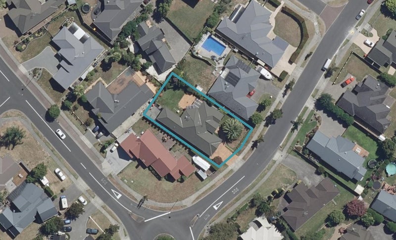 76 Cairns Crescent, Rototuna, Hamilton - Carousel 1